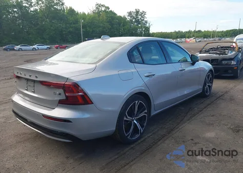 2024 Volvo S60 B5 Core Dark Theme из США, поврежденный, VIN 7JRL12TK0RG294377